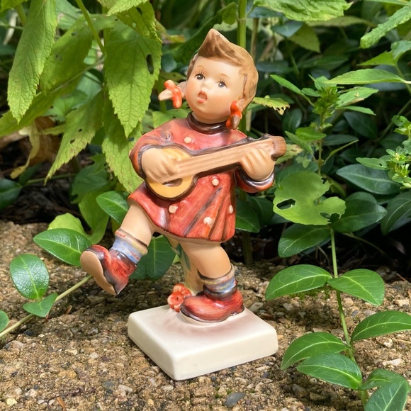 4.5" Hummel Figurine "Happiness" Goebel W. Germany 1984 Excellent Condition - Picture 1 of 6